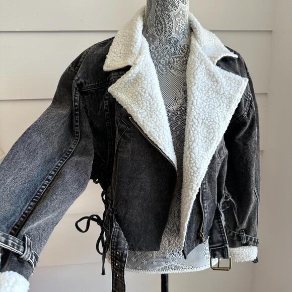 ASTR The Label Jefferson Washed Sherpa Denim Jacket size M - Picture 2 of 8